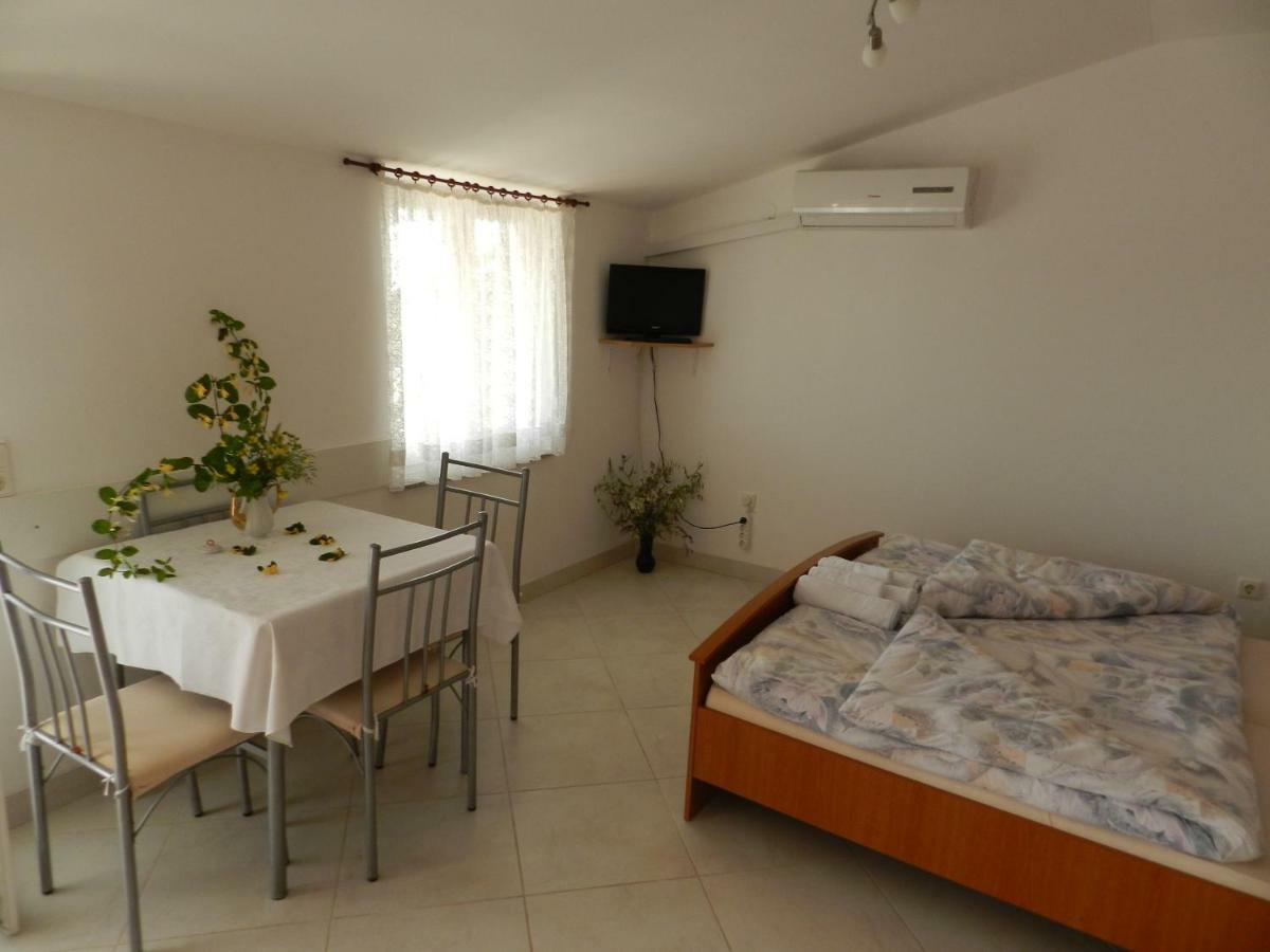 Apartmani Lucija Jurkovic มาลินสกา ภายนอก รูปภาพ