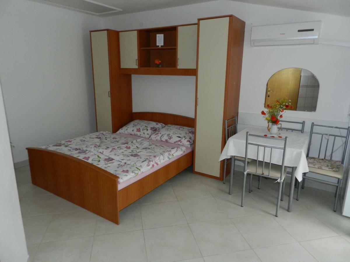Apartmani Lucija Jurkovic มาลินสกา ภายนอก รูปภาพ